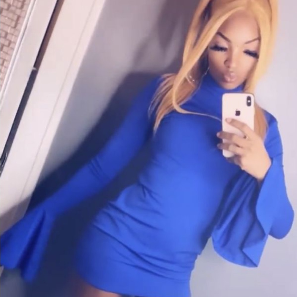 BELL SLEEVE MINI DRESS